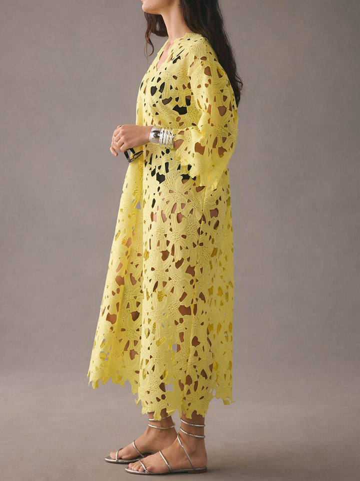 Raquel | Langärmeliges Midikleid mit floralen Ösen
