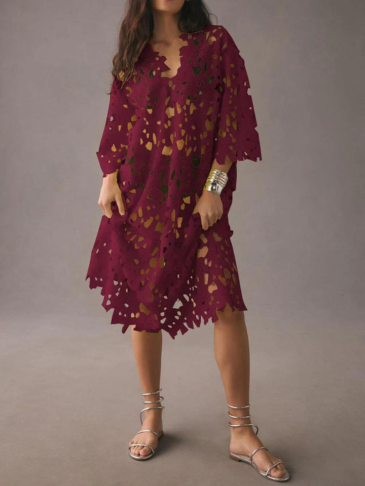 Raquel | Langärmeliges Midikleid mit floralen Ösen