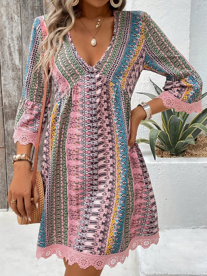 Sofie | V-Ausschnitt-Kleid mit Spitzendetail
