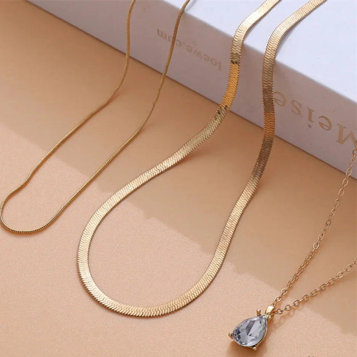 Raylee | Mehrschichtige Halskette mit Zirkonia-Anhänger aus Gold